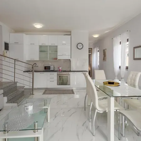 Awesome In With Wifi Porec