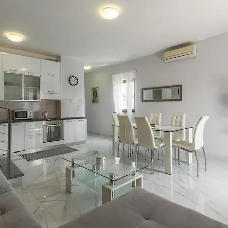 Awesome In With Wifi Apartment *